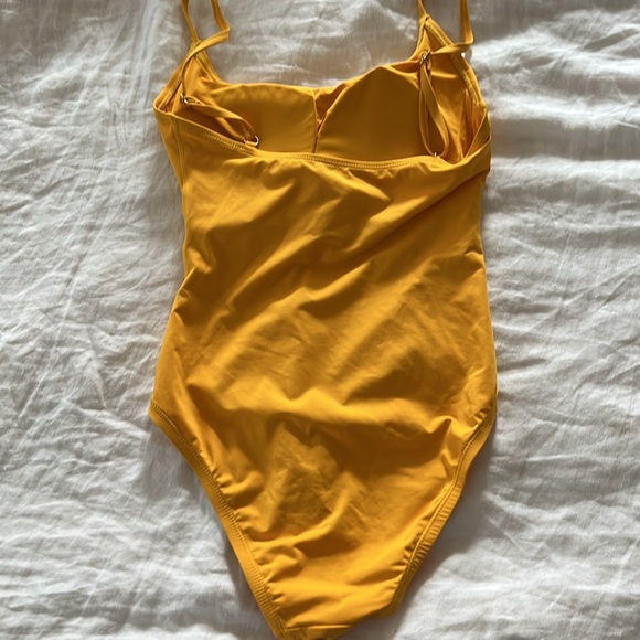 Andie X Mindy Kaling The Amalfi One Piece Swimsuit Daffodil - Picture 4 of 5